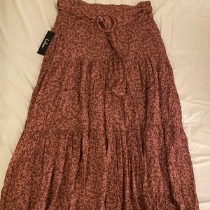 NWT Lulus tiered maxi skirt